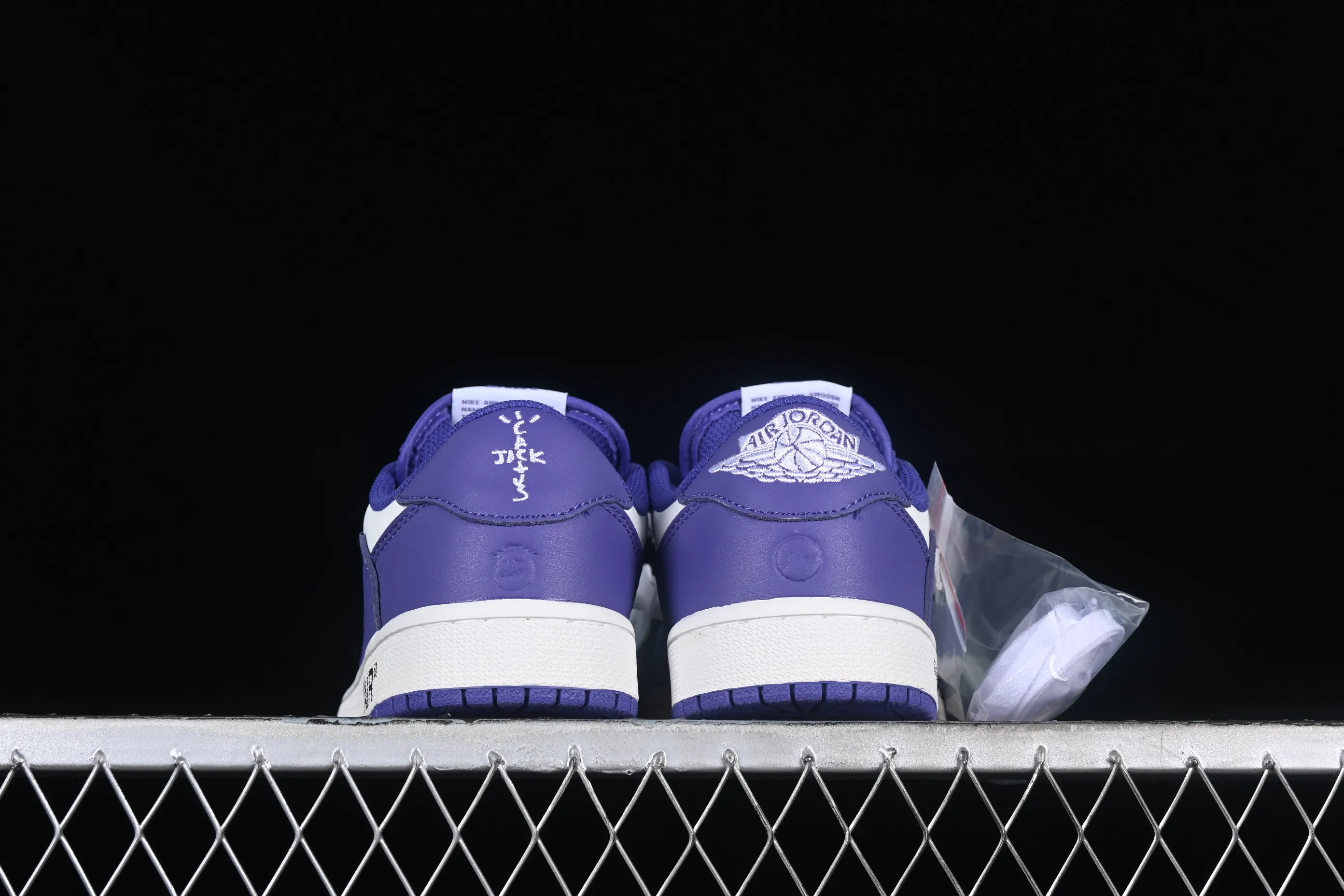All categories Air Jordan Jordan series basketball shoes Air Jordan 1 Low Travis Scott x Air Jordan 1 Low OG AJ1 Joe 1 undercut low DM7890-386